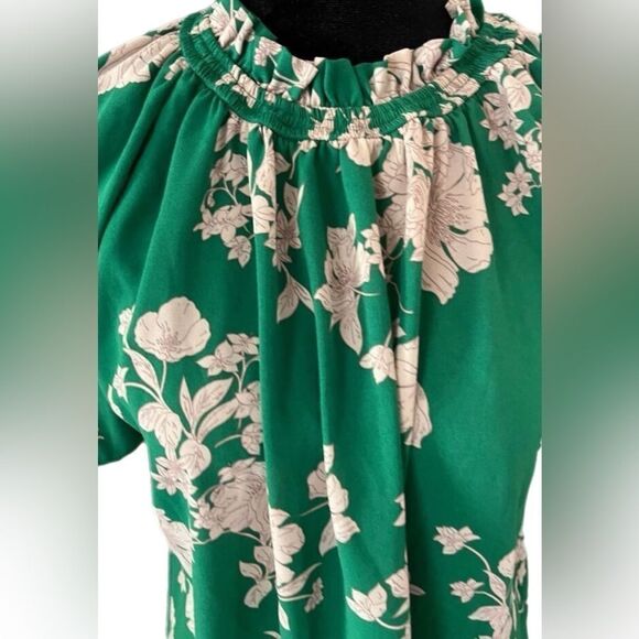 Sienna  Sky Green Floral Blouse size medium - Picture 5 of 8